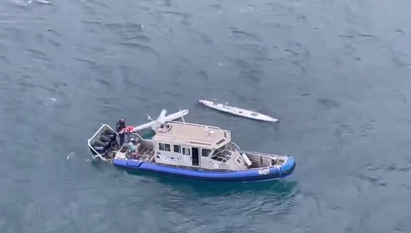 Video: Momentos en que personal de FURA de Servicios Aéreos y Vigilancia Marítima de Ponce rescata a dos personas a la deriva en kayak