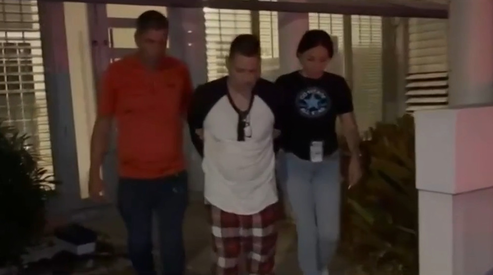 Video:Arrestan a hombre por utilizar patrulla falsa en Toa Alta