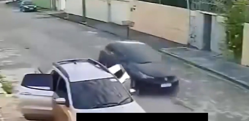Video: “Cacos” tratan de robar un carro sin saber que eran policías encubiertos, miren lo que paso
