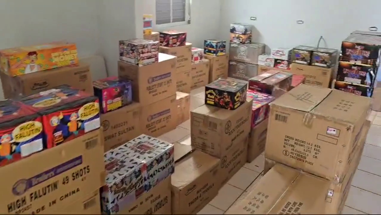 Video: Ocupan gran cantidad de pirotecnia en una casa en Morovis