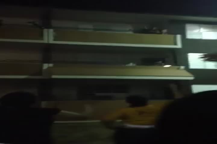 Video: Mujeres en Llorens Torres llega "Guapeas" a un apartamento buscando darle una "Pela" a otra