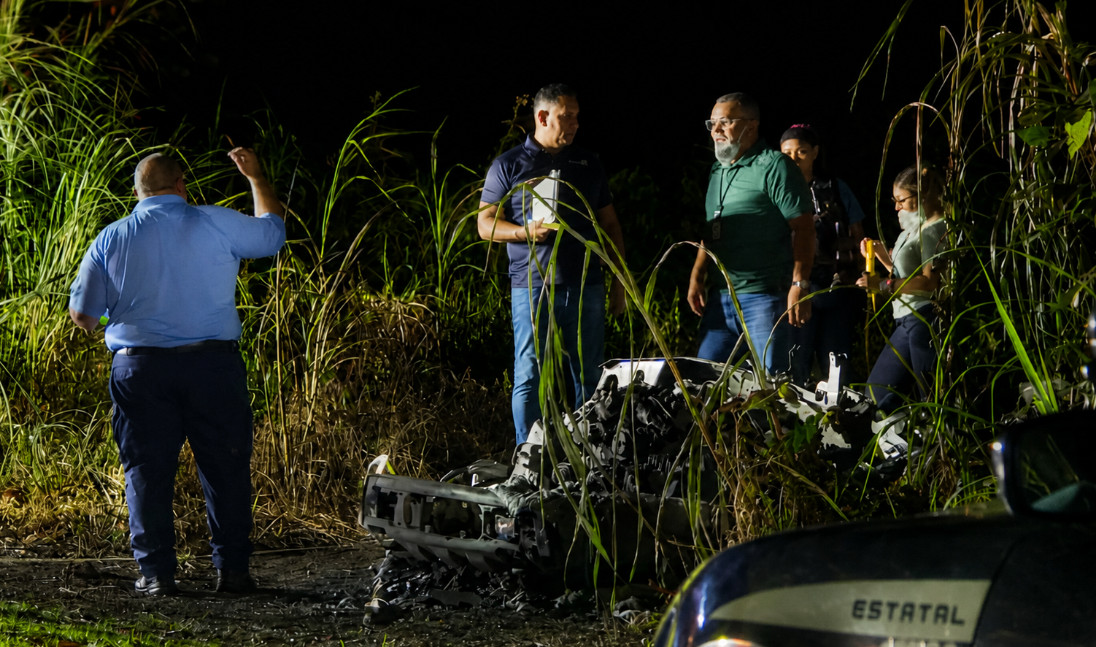Video:Encuentran cuerpo calcinado dentro de vehículo en Las Piedras