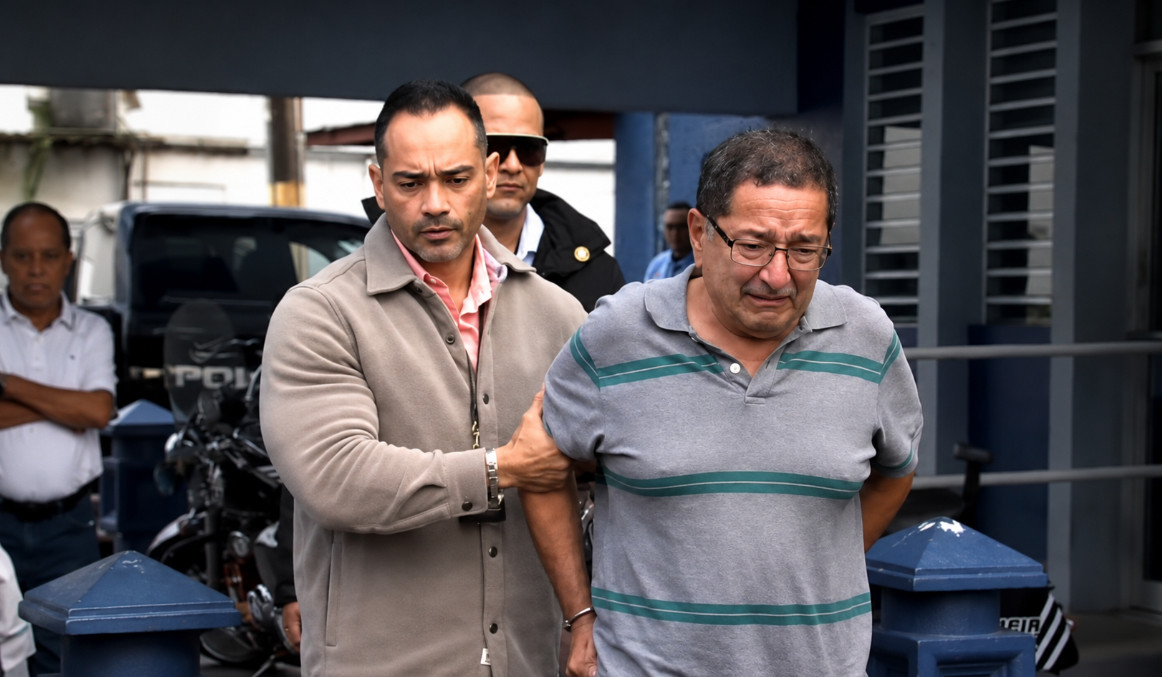 Video:Sexagenario se declara culpable por muerte de su esposa mientras limpiaba arma