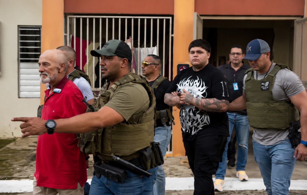 Video: Así reaccionó el imputado por la muerte del barbero Carlos Louis Santiago Maestre al ser llevado a la patrulla