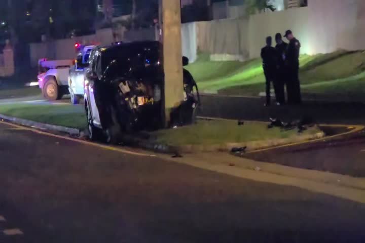 Video de la escena donde conductor murió tras impactar un poste en Toa Baja