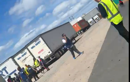 Video: Empleados de Walmart desalojan clientes en Carolina durante tiroteo