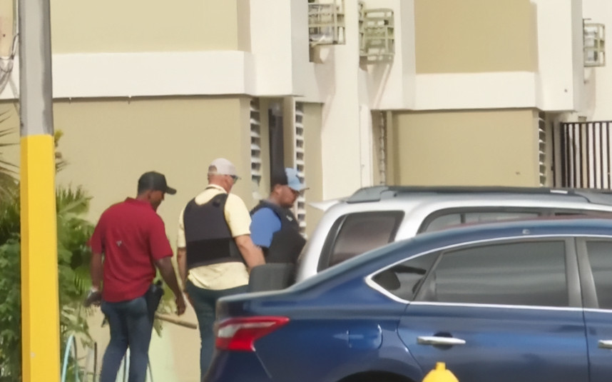 Video: Autoridades efectúan operativo en residencial de Cataño