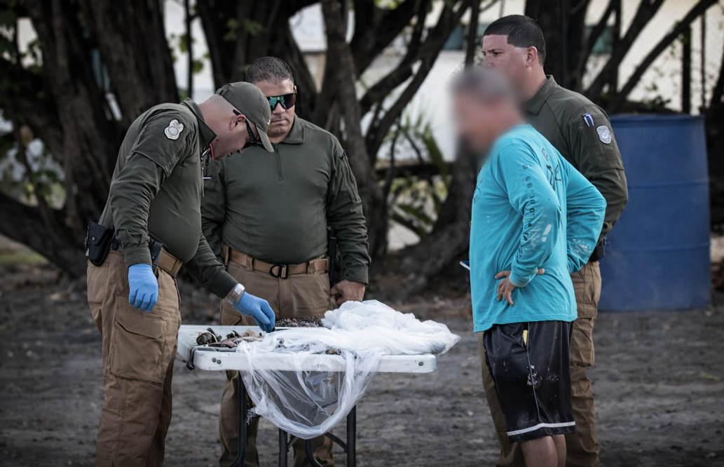 Video:Agentes del DRNA sorprenden a hombres practicando pesca ilegal