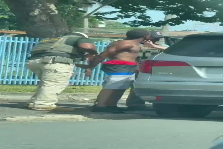 Video: Cae otro en manos del ICE en Puerto Nuevo