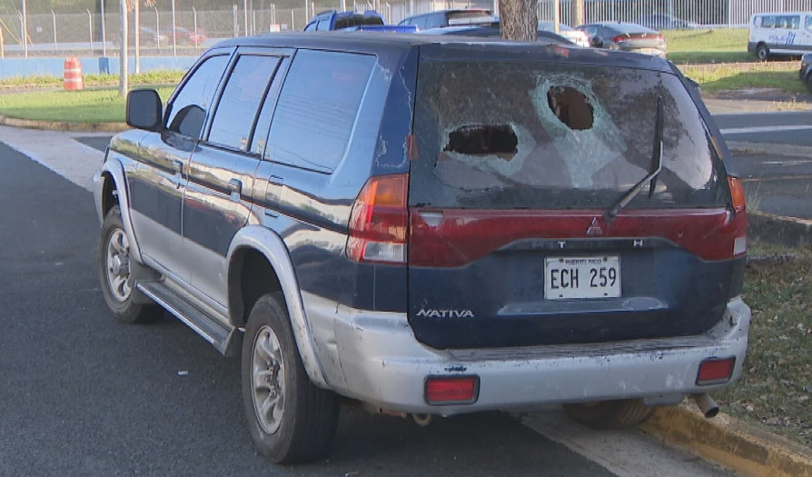 Video: De los puños al machete, violenta discusión deja un herido en Carolina
