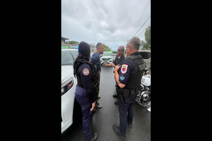 Video: Fotos: Municipales de Carolina arrestan a un hombre con un arma y municiones luego de persecución