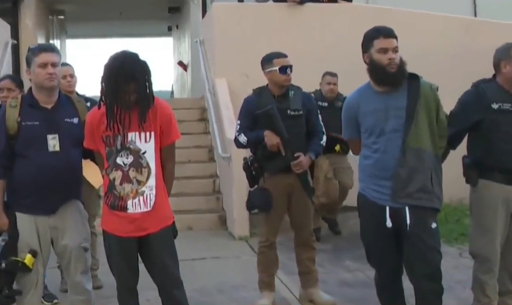 Video: Operativos en residencias de Vieques deja cinco personas arrestadas