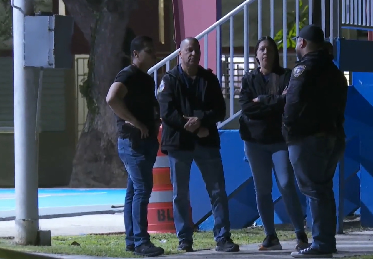 Video: Asesinan a hombre a tiros en residencial en Carolina