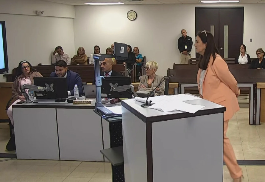 Video:Hermana Anthonieska testifica haberla visto "dándole" con objeto "filoso" a Gabriela