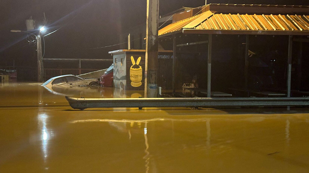 Video:Río Grande de Añasco se sale de su cauce; autoridades cierran tramos de la PR-2