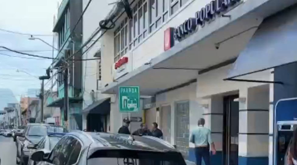Video: Asaltan Banco Popular en San Juan
