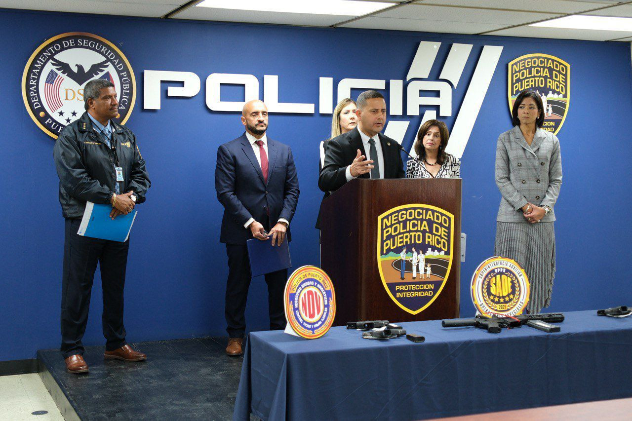 Video: Arrestan a cuatro oficiales correccionales por trasiego de drogas y armas ilegales