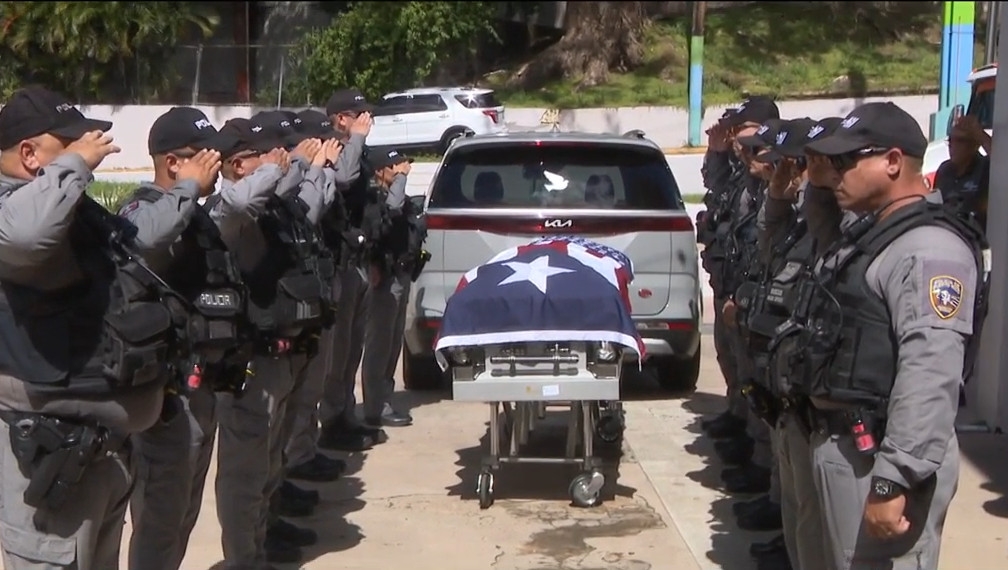 Video: Familiares y allegados despiden a agente que falleció tras accidente de tránsito en Caguas