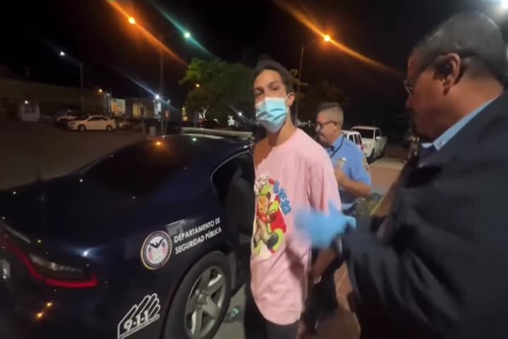 Video: "Tu estas muy viejo pa esto, búscate otro trabajo nene" arrestado en PR a camarógrafo