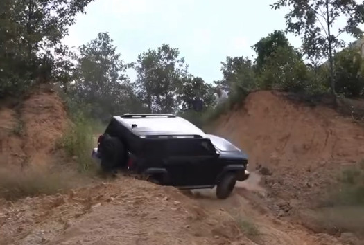 Video: Sí vas con tu 4X4 off-road asegúrate de ponerteelcinturón