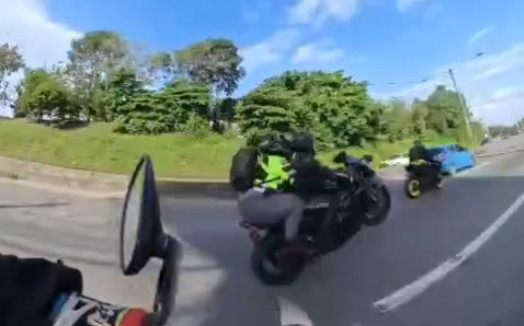 Video: Otro Payaso en PR que se da tremenda estrella en motora por lucio