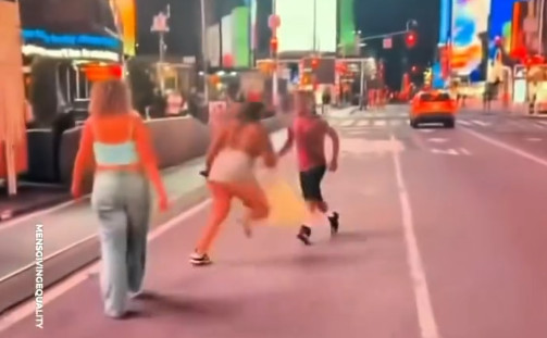 Video: Las gorditas le querían dar, pero él las noqueó solo haciendo cardio