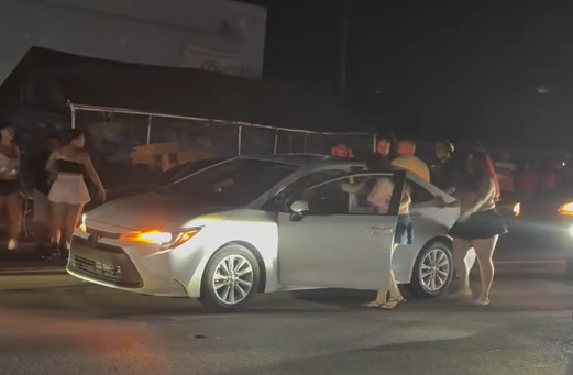 Video: Boricuas se empaquetan a las “Galletas” el día de las elecciones