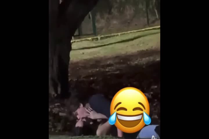 Video: Viral video de jóvenes mostrándose su cariño en las Sanse2026