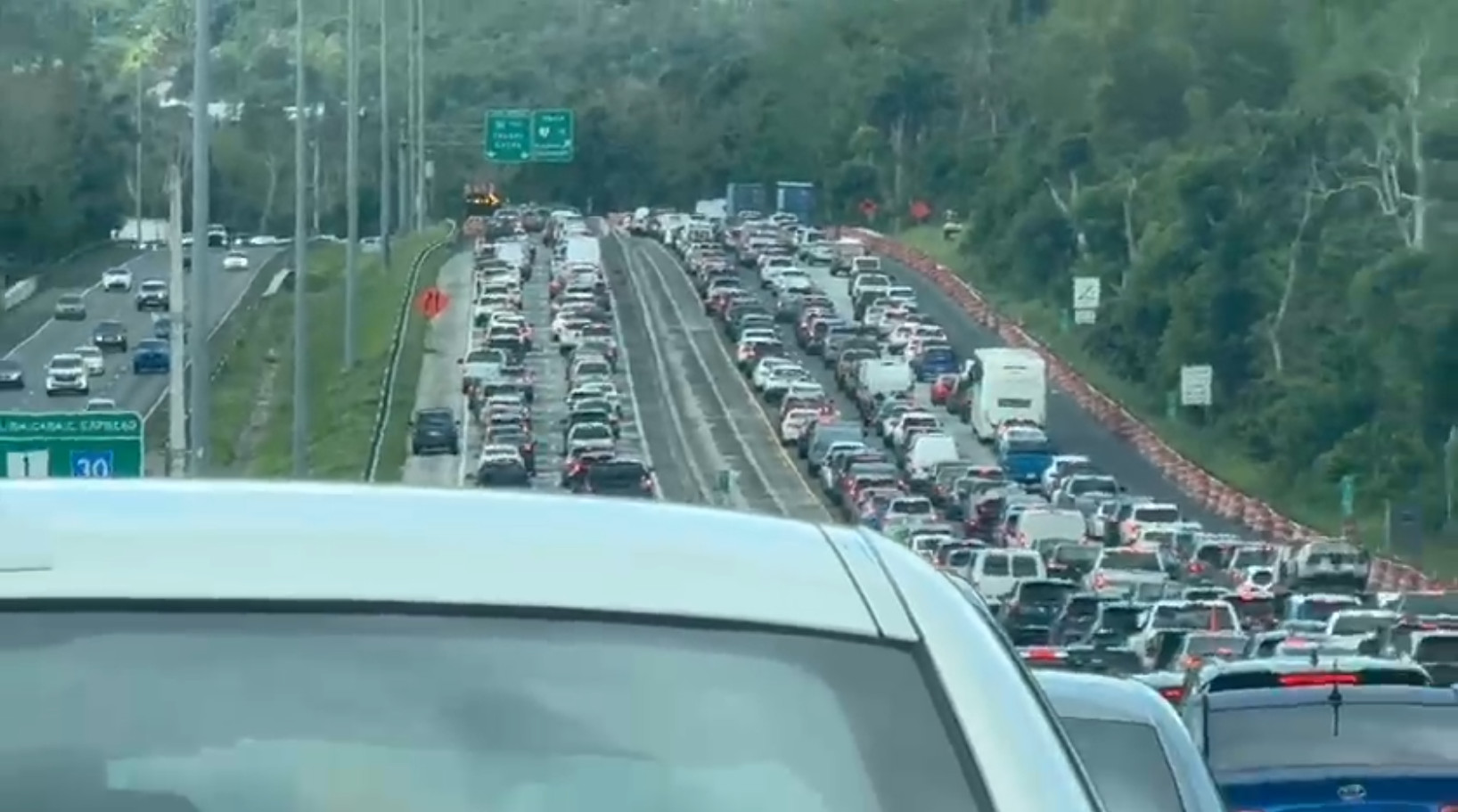 Video: El desmadre que tiene Metropista en el Expreso 52 hacia Caguas