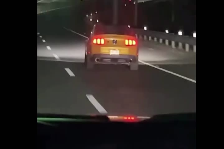Video: Captan en video a conductor de un Mustang guiando aparentemente "Borracho" en Ponce