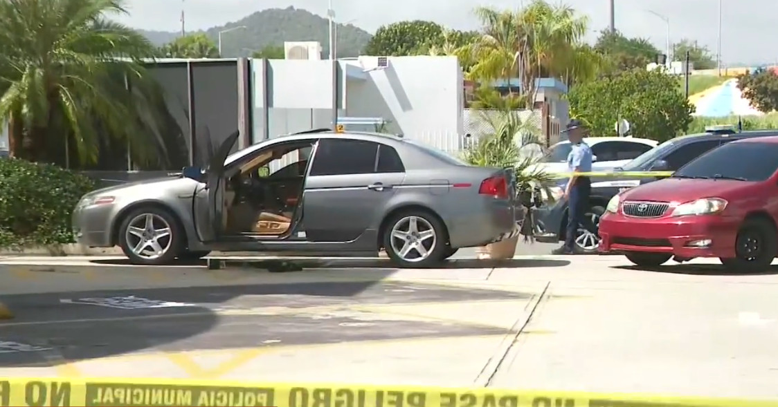 Video de la escena en el serví carro del mesón en Humacao