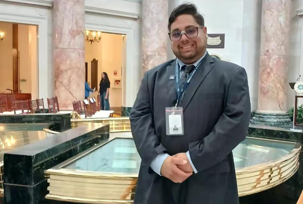 Video: Exmiembro de MVC acusado de explotación infantil se declara "no culpable"