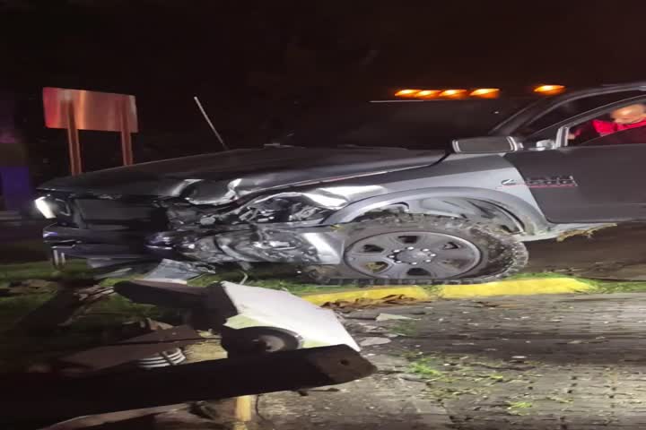 Video: Larry Ayuso "se arrodilla ante Dios" tras sufrir aparatoso choque en Navidad