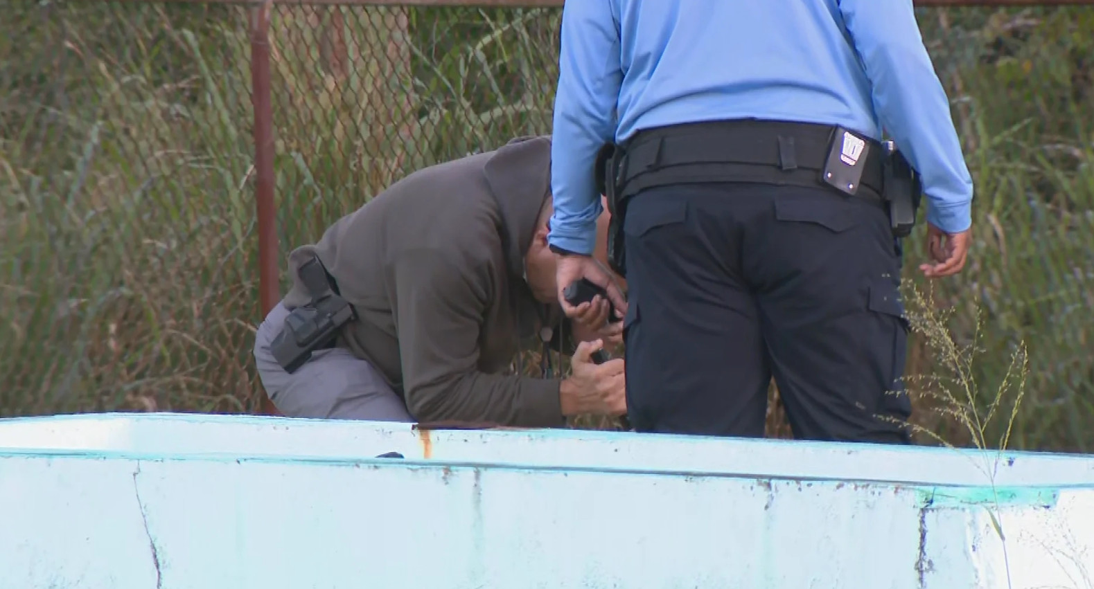 Video:Cuerpo de hombre aparece en alcantarilla de planta de la AAA en San Juan