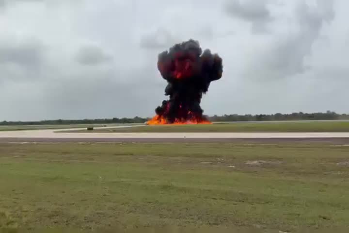 Video: Avión privado que salir de PR se estrella en RD, dos muertos