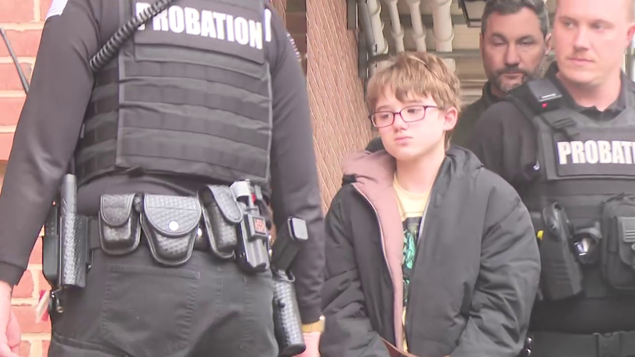 Video: Menor de 11 años acusado de matar a su padre comparece ante el tribunal en Pennsylvania