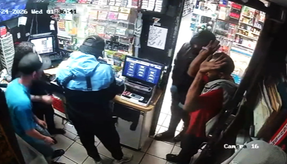 Video: Captado en vídeo robo en gasolinera Ecomaxx en San Lorenzo
