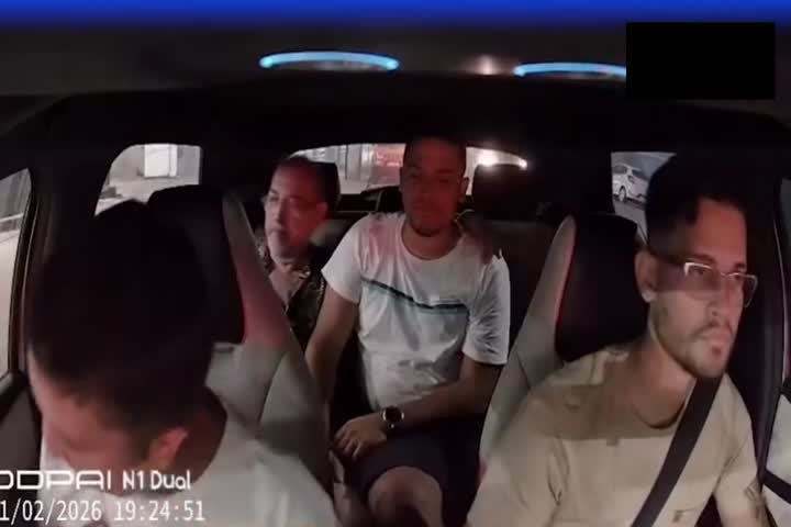 Video: Pasajeros de Uber se ponen raros y el chofer termina bajándolos