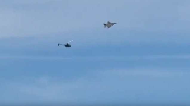 Video: Increíble momento en que un F-16 de NORAD intercepta un pequeño helicóptero que entró en espacio aéreo restringido en Chicago