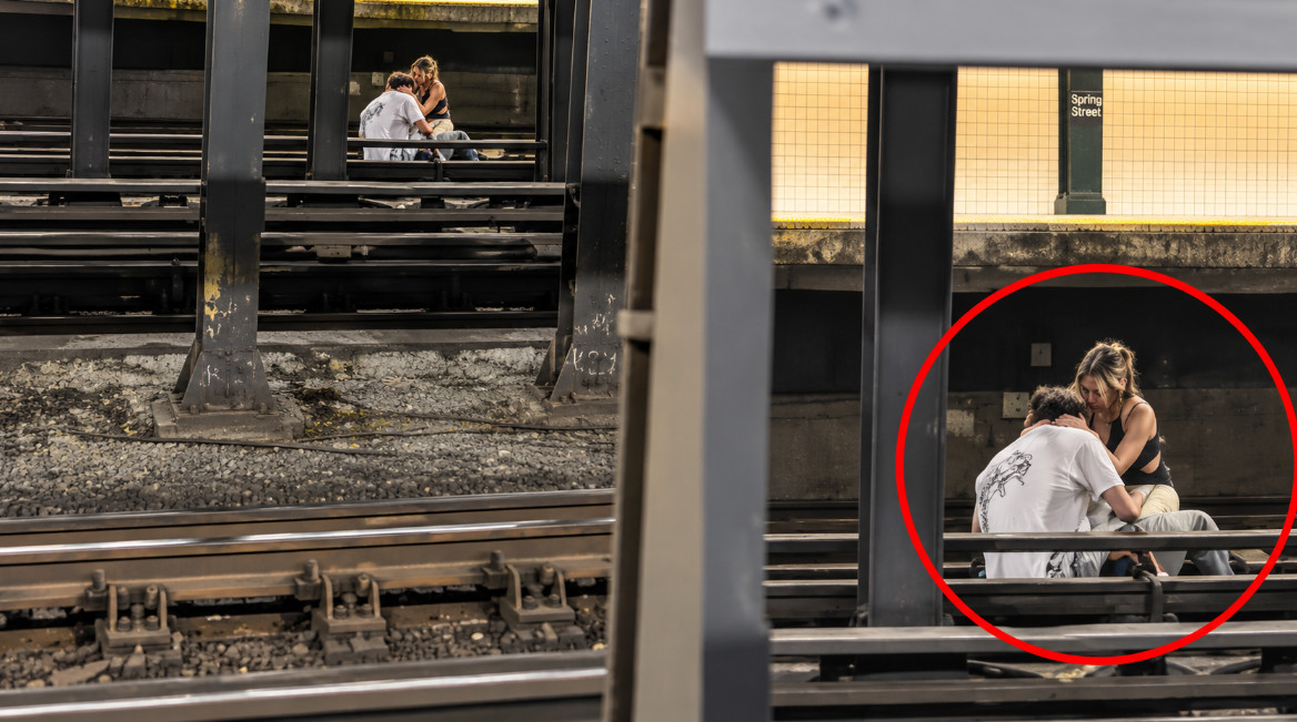 Video: Pareja muere arrollada por tren tras sentarse sobre las vías en Manhattan