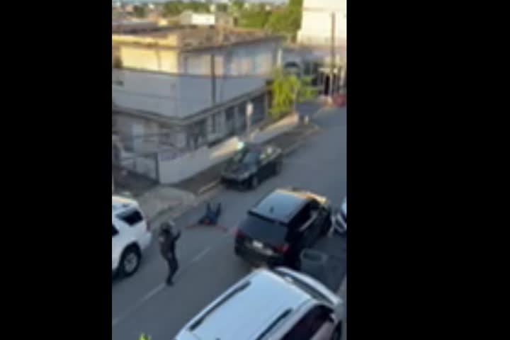Video: Captado en video persecución de municipales de San Juan a sospechoso armado