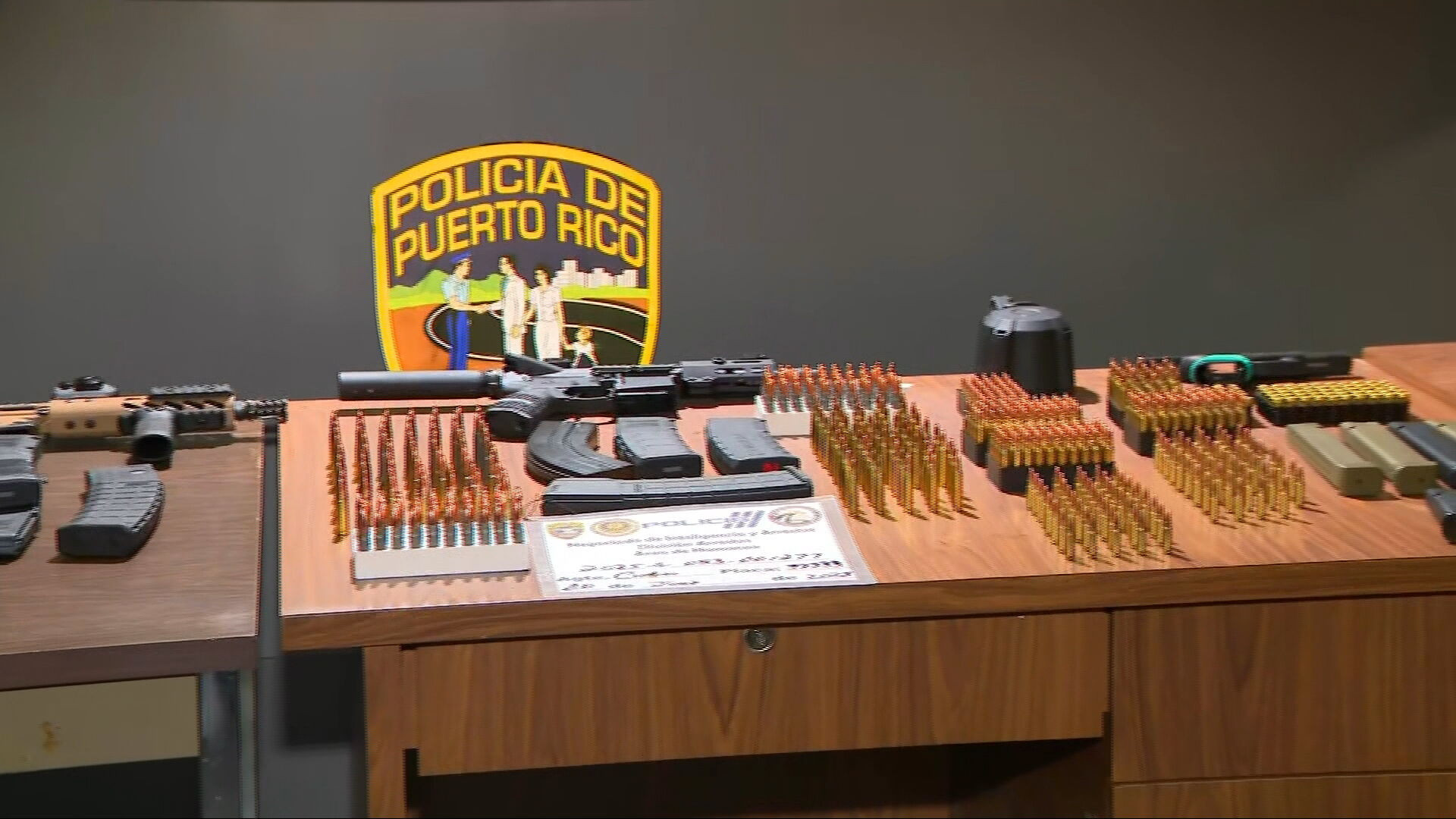Video:Sospechosos de doble asesinato en Fajardo enfrentan posible radicación de cargos por armas y drogas