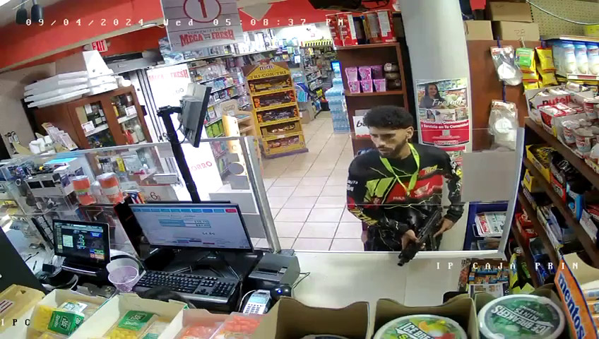 Video: Estos son los dos que asaltaron un colmado de Bayamón