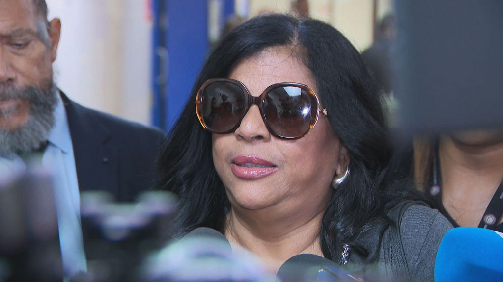 Video: "No puedo entender", madre de Justin Santos reacciona a atraso de sentencia contra Mayra Nevárez
