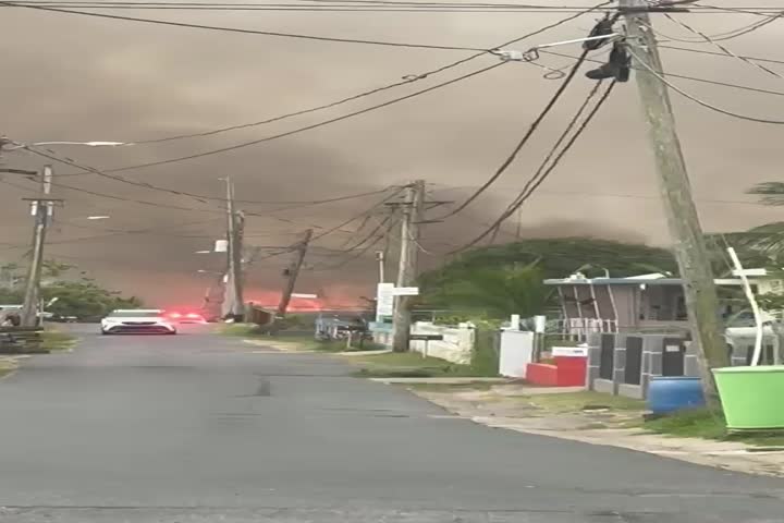 Video: Se reporta incendio de grandes proporciones en  Vega Baja