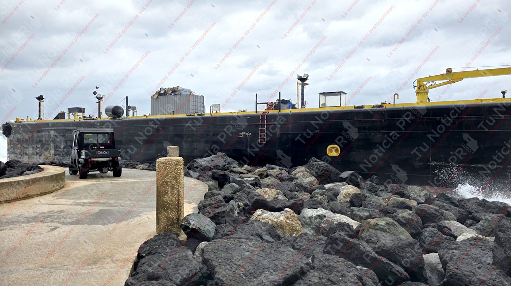 Video: Se encalla barcaza de aceite frente al Morro