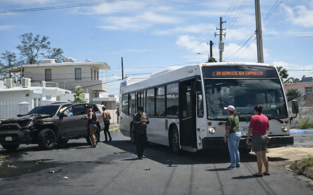 Video: Le dio duro a la guagua de la AMA