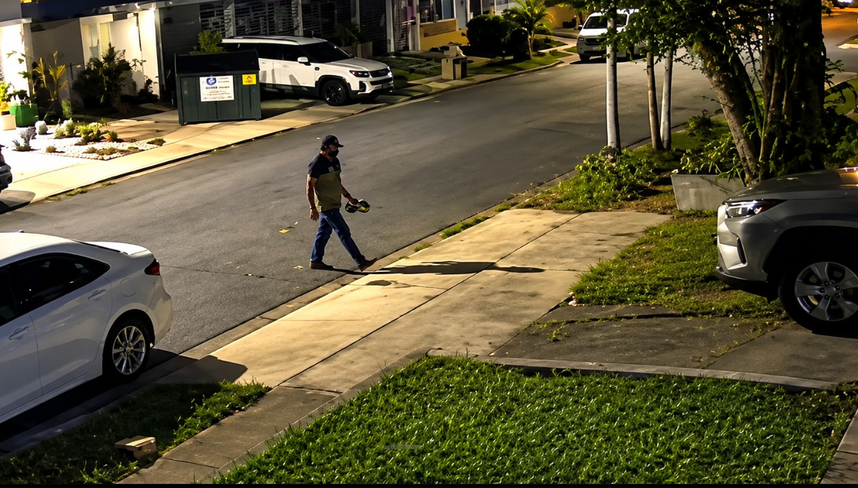 Video:Alertan de sujetos aparentemente tratando de abrir autos en Carolina