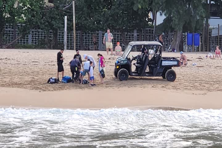 Video: Municipales de San Juan rescatan a menor que se estaba ahogando en playa del Condado