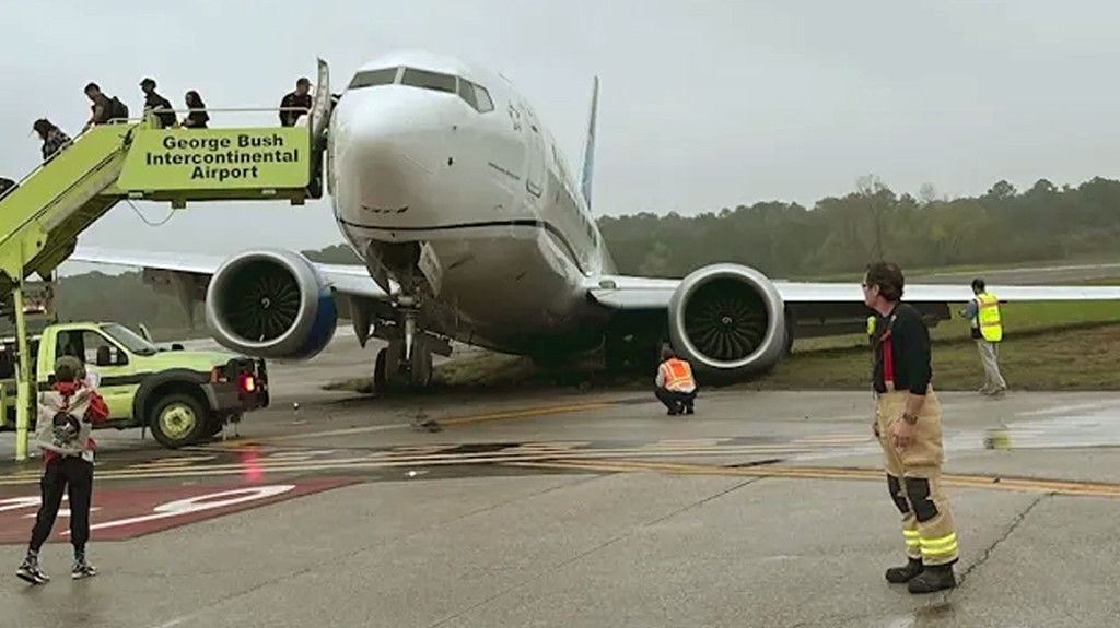 Video:El avión de United Airlines que se salió de la pista en Houston, Texas